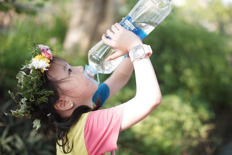 perchè bere acqua fa bene